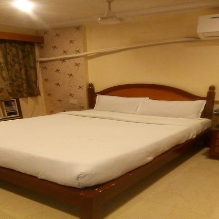 Hotel Monsoon Palace Γουβαχάτι Εξωτερικό φωτογραφία