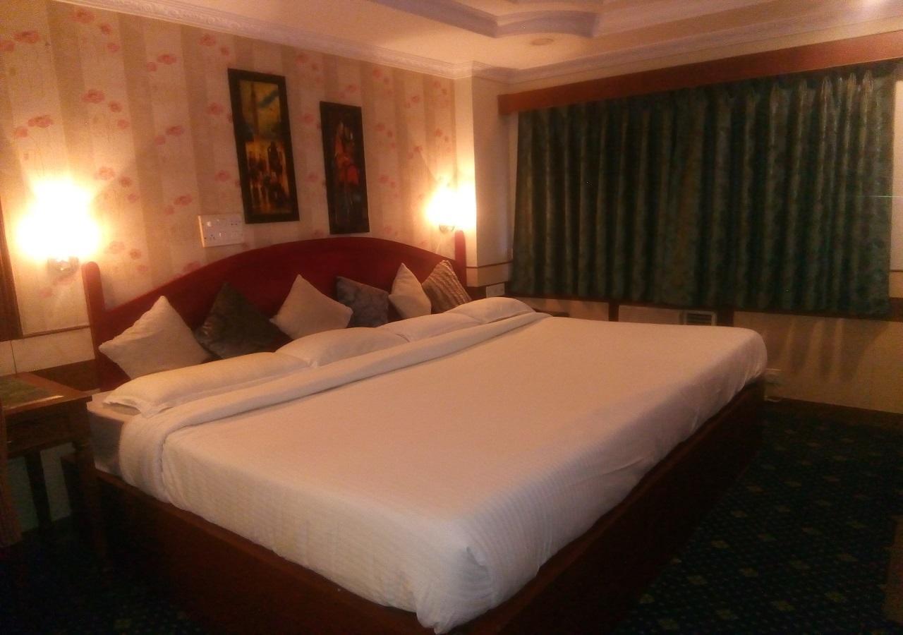 Hotel Monsoon Palace Γουβαχάτι Εξωτερικό φωτογραφία