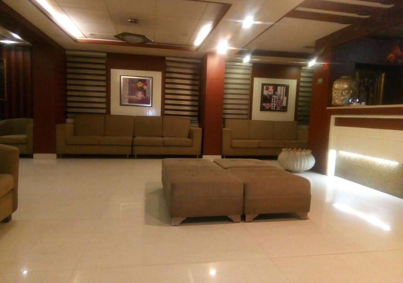 Hotel Monsoon Palace Γουβαχάτι Εξωτερικό φωτογραφία