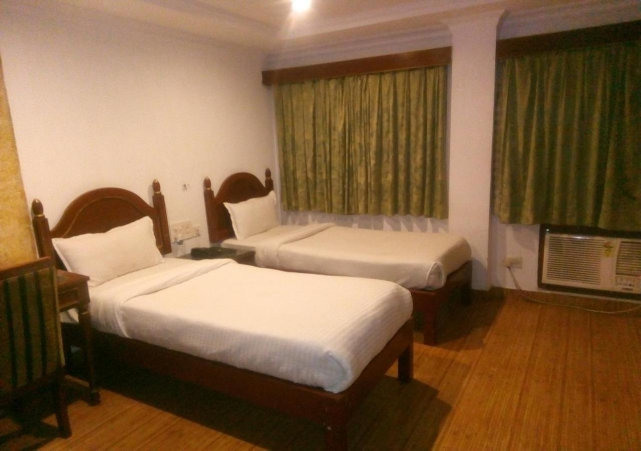 Hotel Monsoon Palace Γουβαχάτι Εξωτερικό φωτογραφία