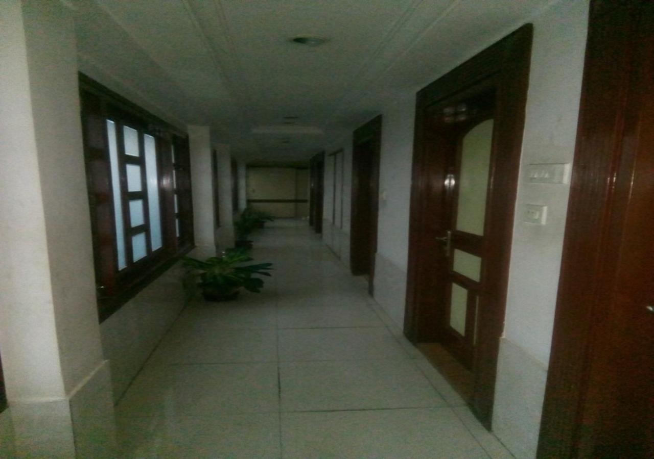 Hotel Monsoon Palace Γουβαχάτι Εξωτερικό φωτογραφία
