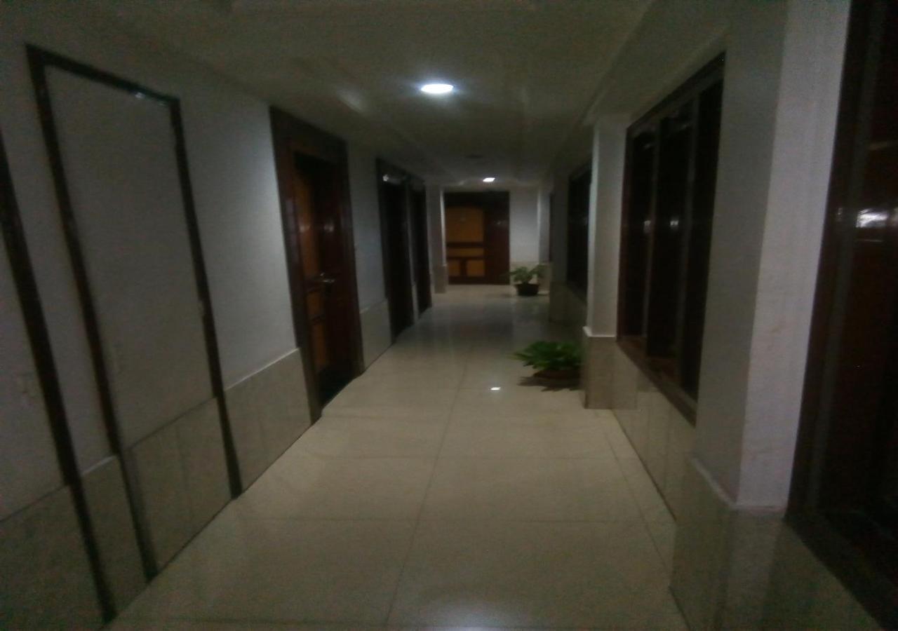 Hotel Monsoon Palace Γουβαχάτι Εξωτερικό φωτογραφία